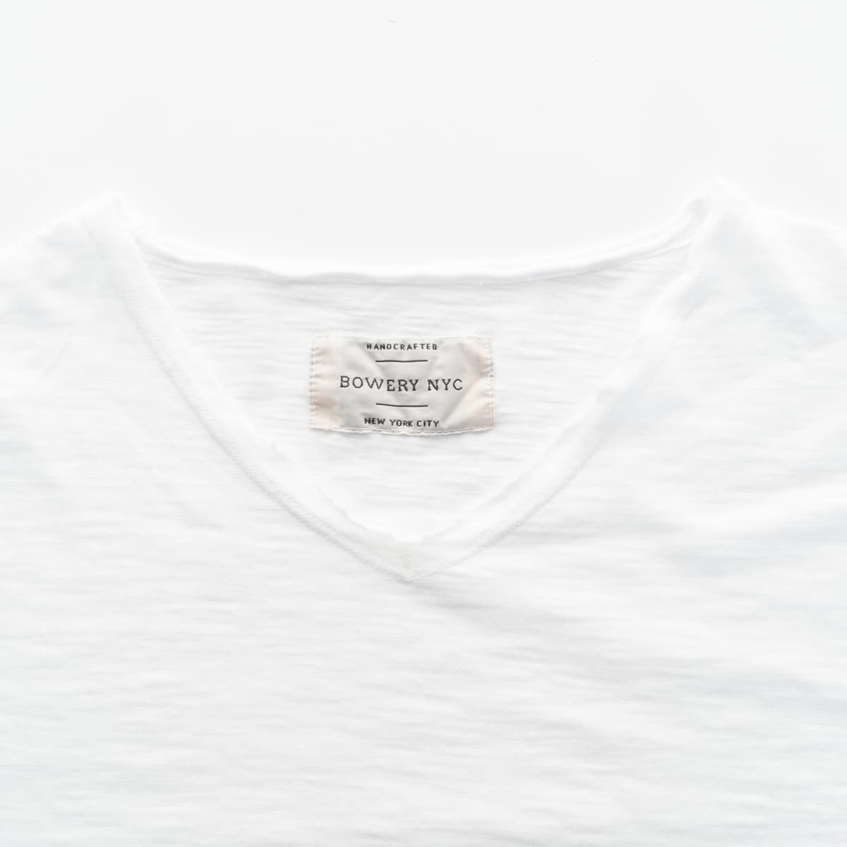 bowery-44bwtm-b152-roll-v-optic-white-2