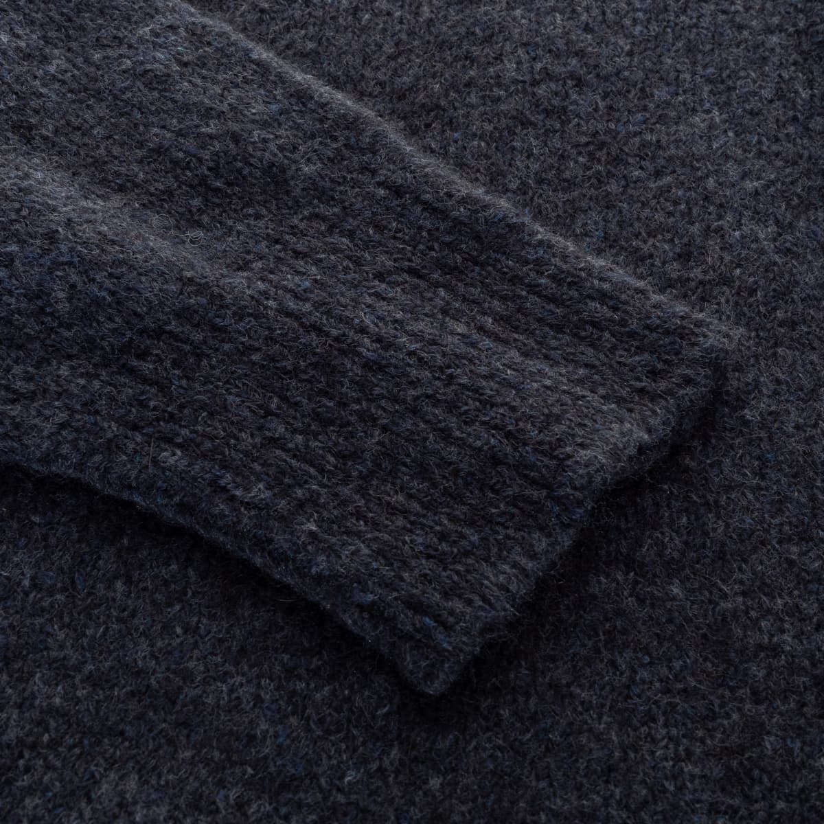 Tweed Rundhalspullover