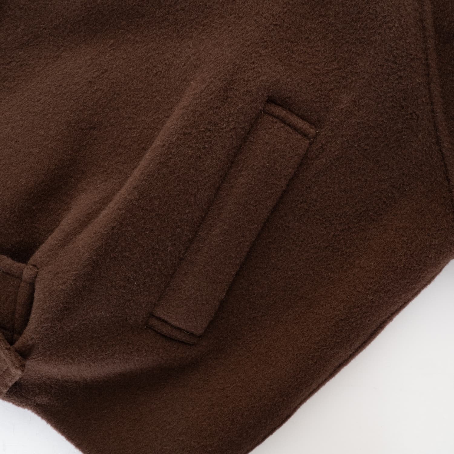 Wolljacke mit Gürtel