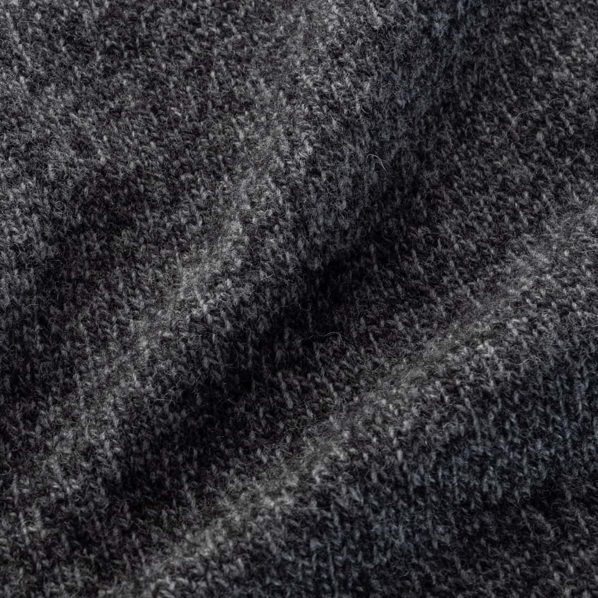 Strickrolli aus Schurwolle & Kaschmir