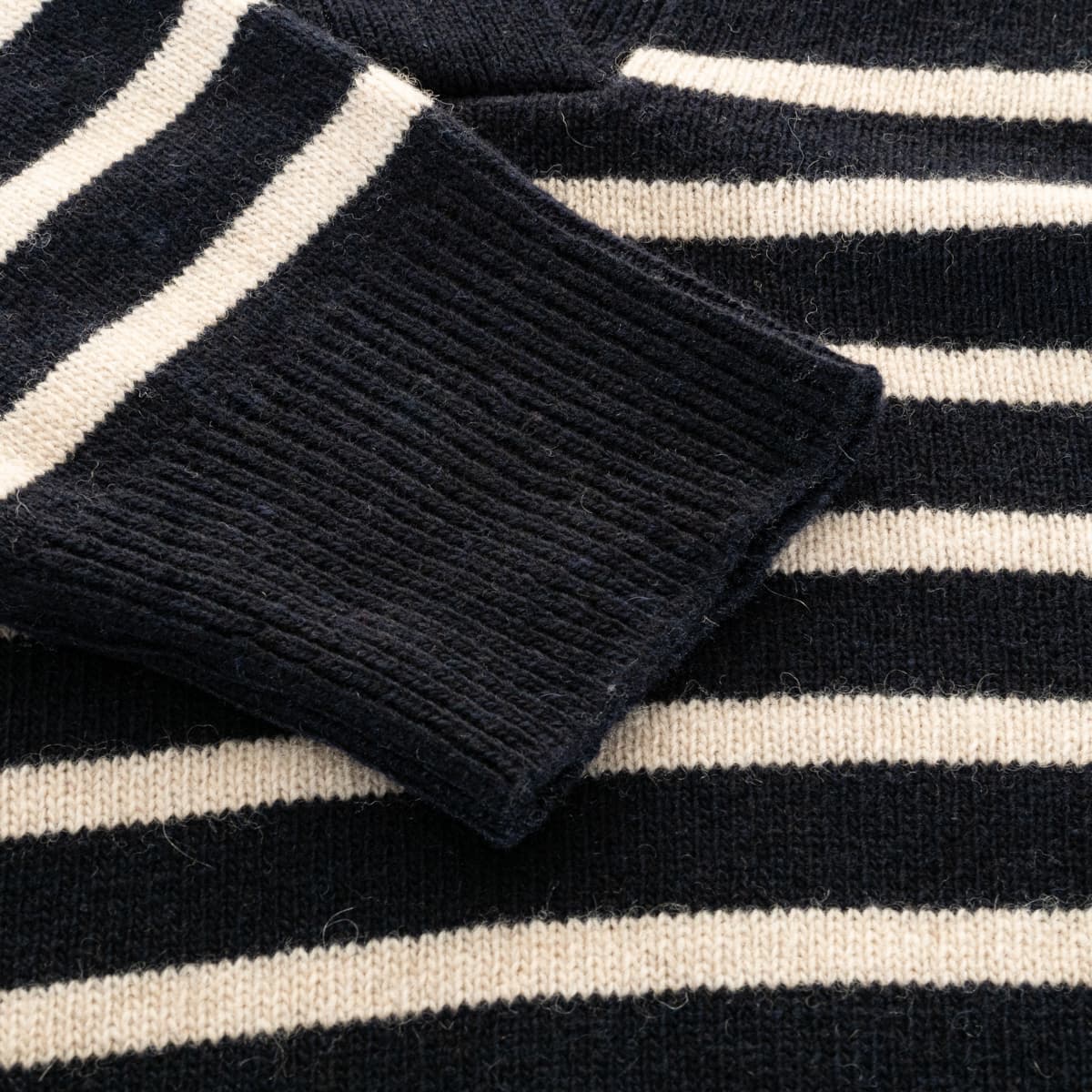 Ringelpullover mit Polokragen
