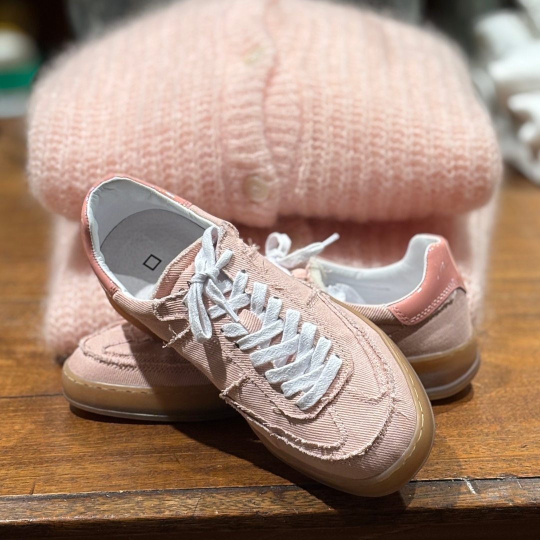 Sneaker In Pink.