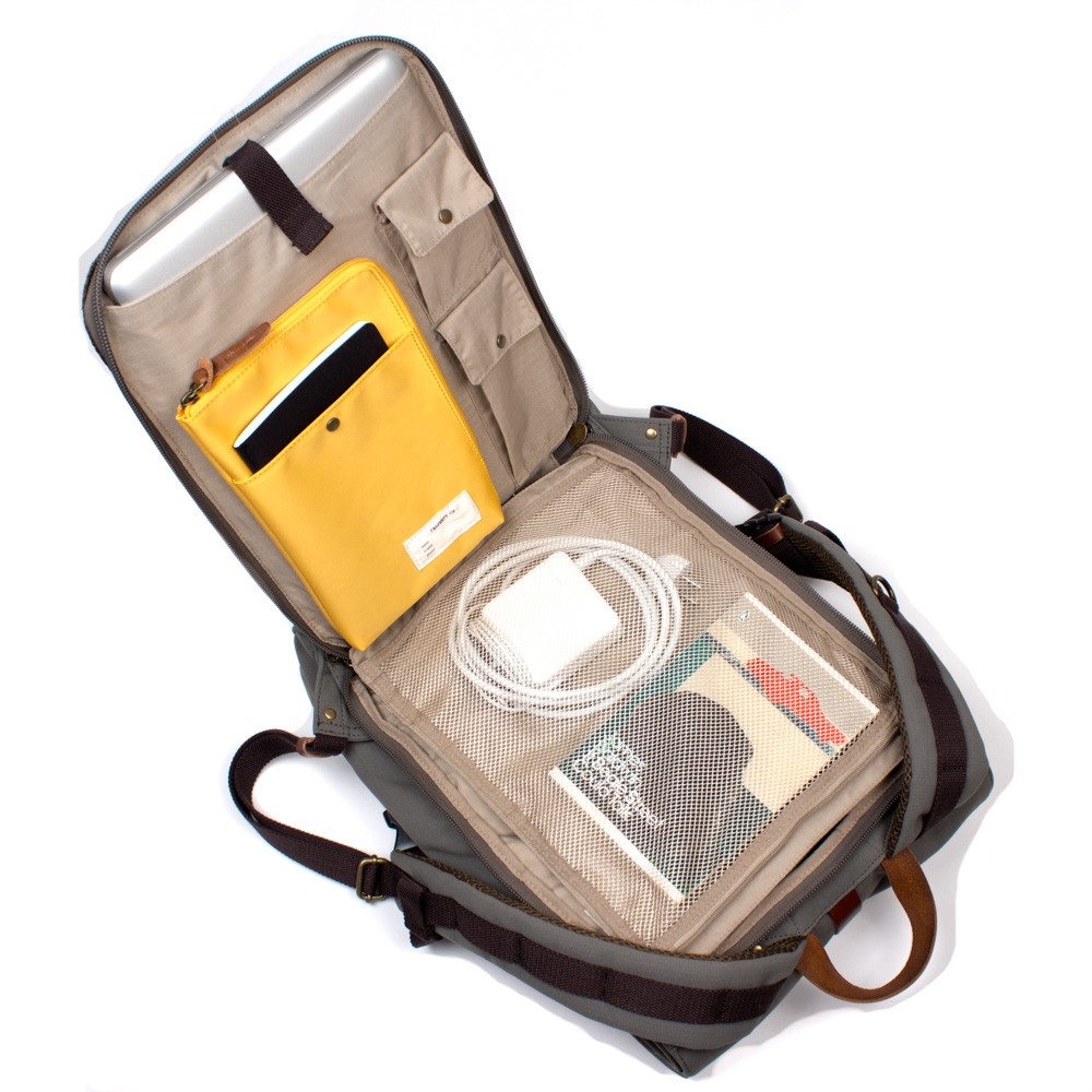 alex_backpack_moss_grey_brown_inside01_8719322703439_berlin_series_72dpi_2 alex_backpack_moss_grey_brown_inside01_8719322703439_berlin_series_72dpi_2
