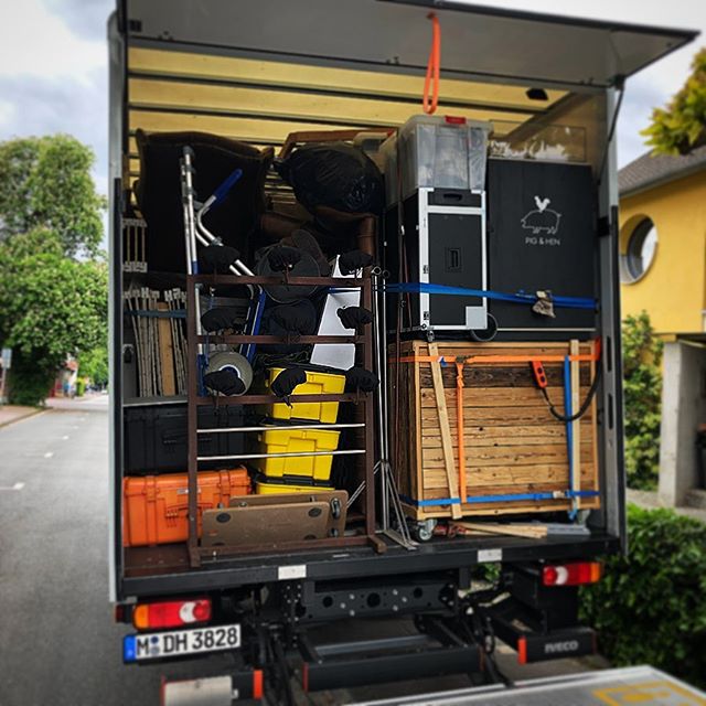 die form unterwegs. 60137192_332432470773571_8740215438218410570_n