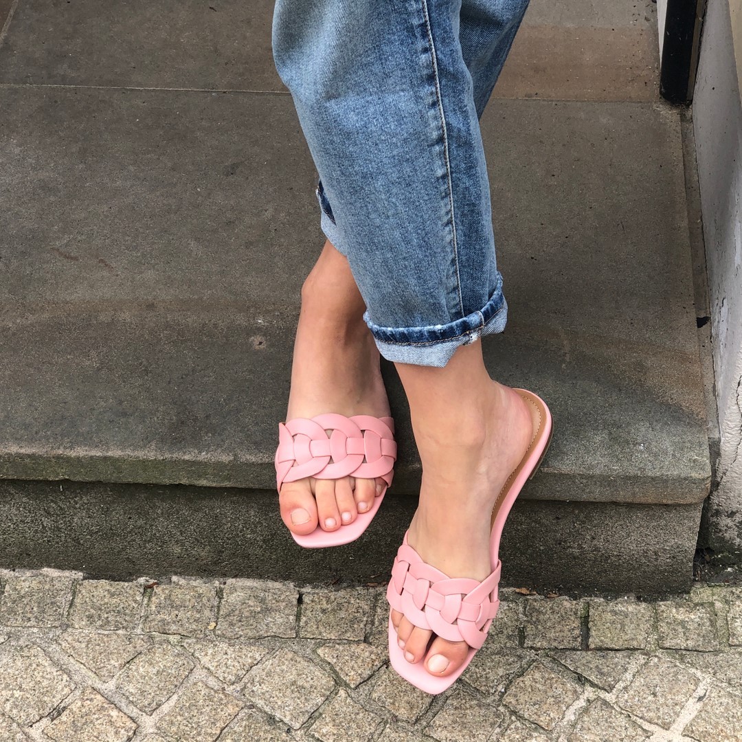 Sandalen-Saison. 207706284_587453562242613_2396380669078193457_n