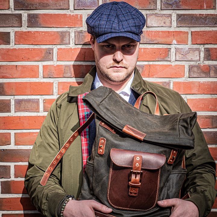 Der Rolltop Rucksack von Kustom Kraft besteht aus 167303844_282478680066654_2484140465297525834_n
