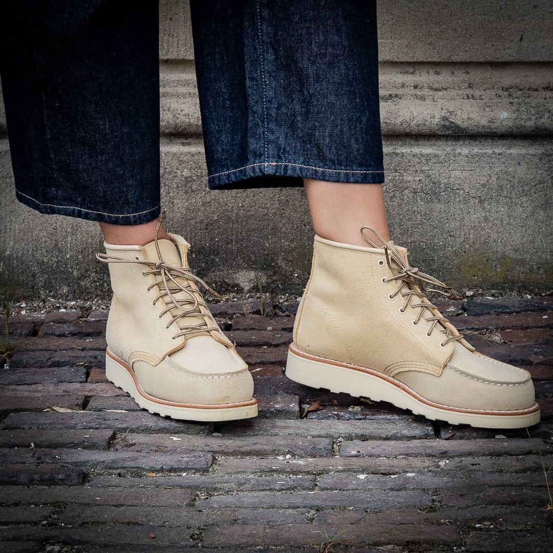 Femininer Moc Toe.