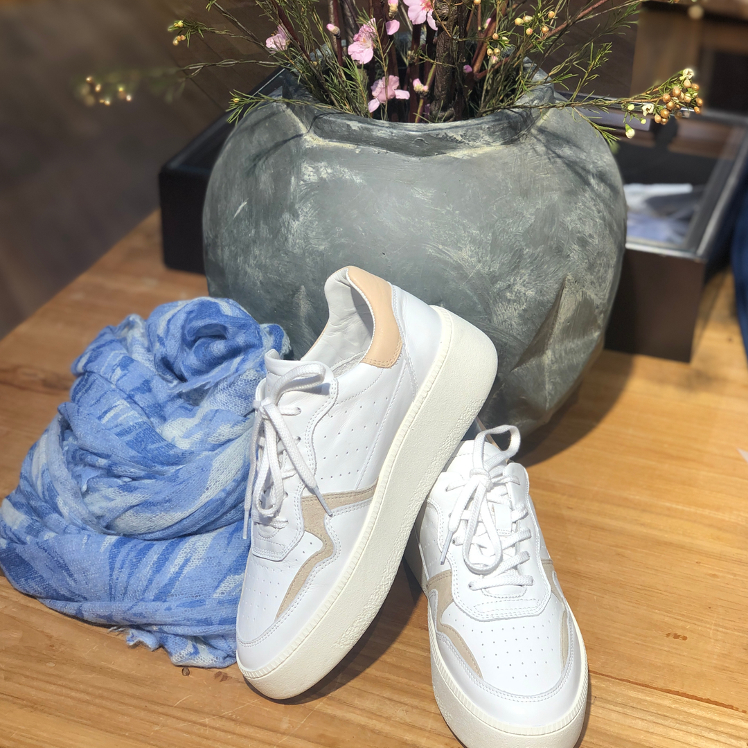 Statement Sneaker. 297107232_599942768368954_4705866053186405221_n