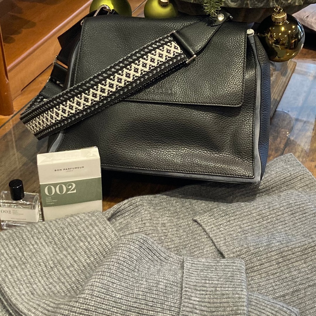 Liebe Damen, es gibt Basic-Teile, die lassen Ihren 131620385_2701603583488373_9178839069602123313_n
