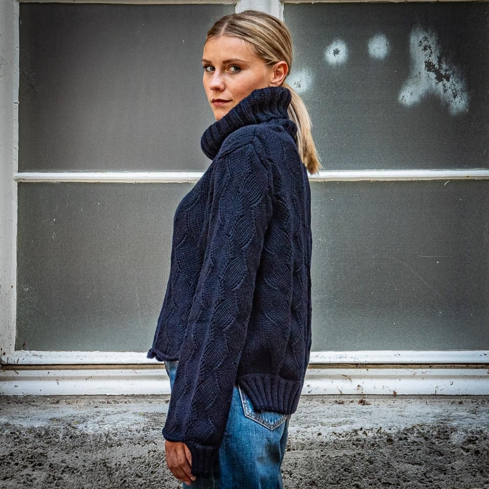 Voluminöser Rippstrickpullover von Liviana Conti. 405496203_863006795611478_6787357692414753429_n