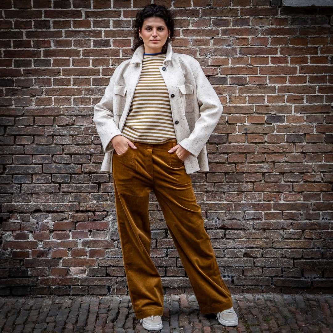 Cordhose mit Stretchbund.