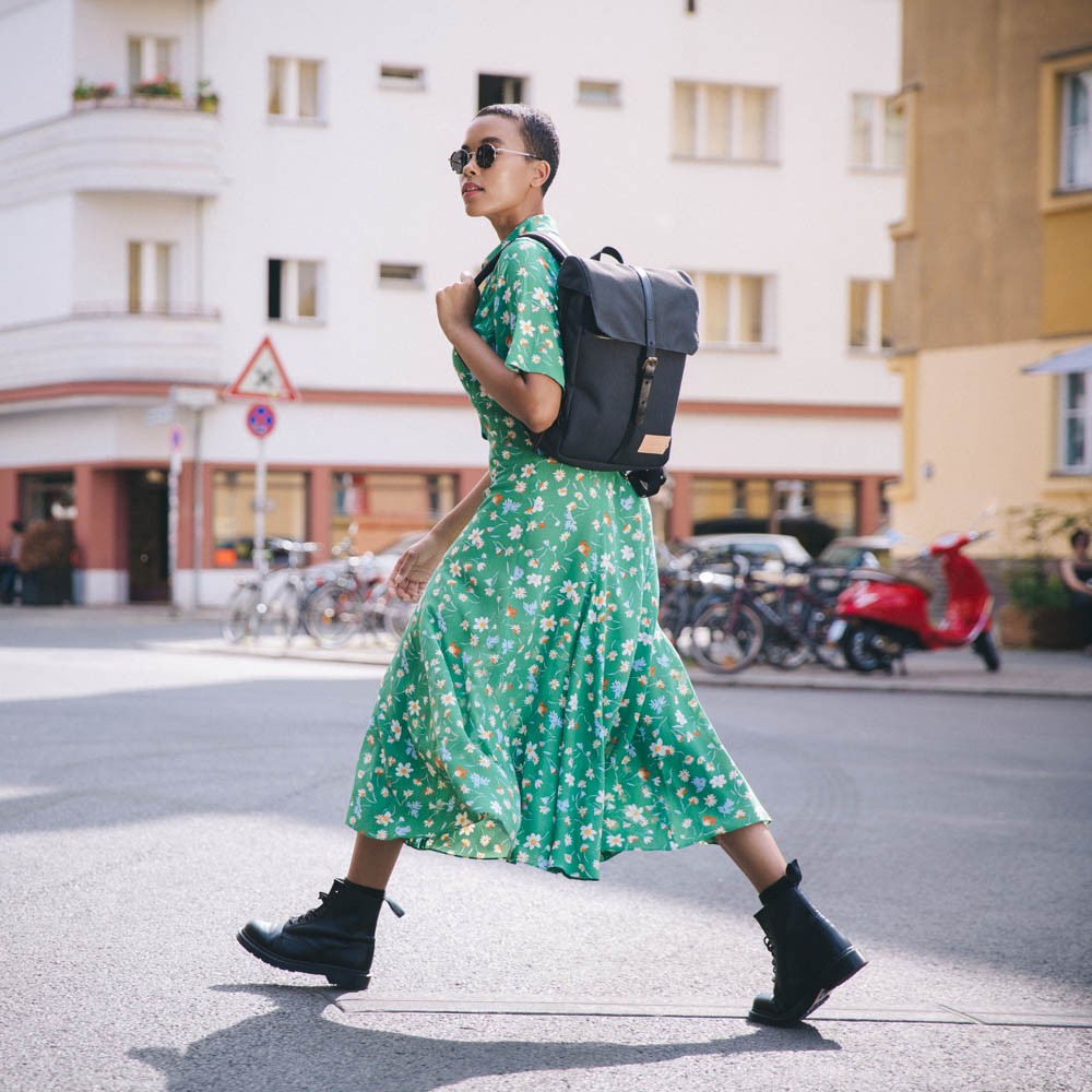 charlie_backpack_midnight_black_black_full05_8719322703385_72dpi charlie_backpack_midnight_black_black_full05_8719322703385_72dpi