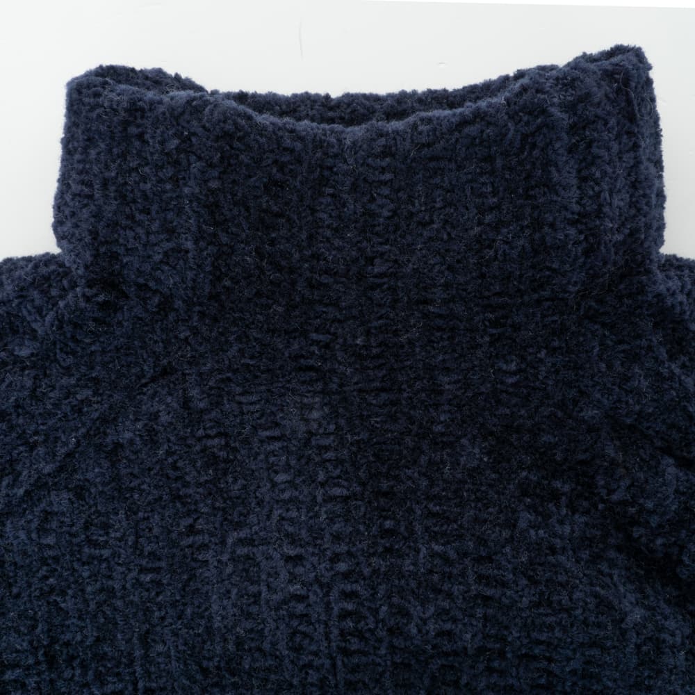 Bouclé-Strickpullover mit Rollkragen