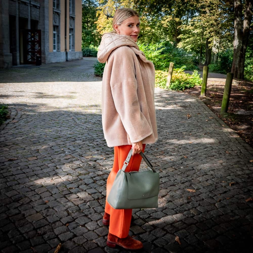 Jacke mit Kuschelfaktor. 417946415_732229892166918_1745037025950891836_n