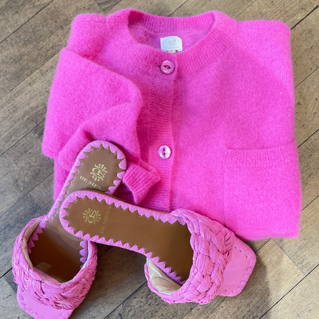 All over in Pink. 339997332_1414596125978635_3633755108115663721_n