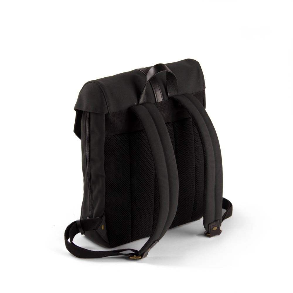 charlie_backpack_midnight_black_black_back01_8719322703385_pob_72dpi