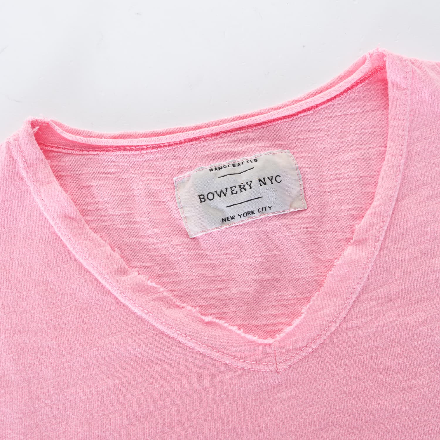 T-Shirt V-Neck Rollkante Flamingo