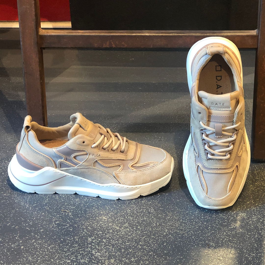 Sneakers haben die Straße erobert. 276968012_296349129306714_1230796778265975908_n