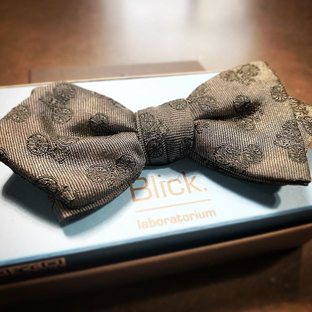 A bow tie for the Tweed Run? 58865085_192248271743735_2316514278849311882_n
