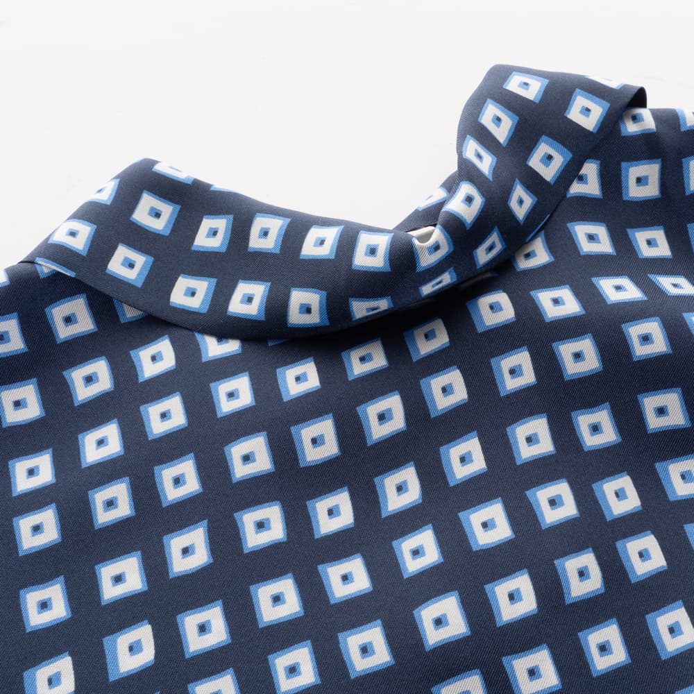 Seidenbluse Marine Gemustert