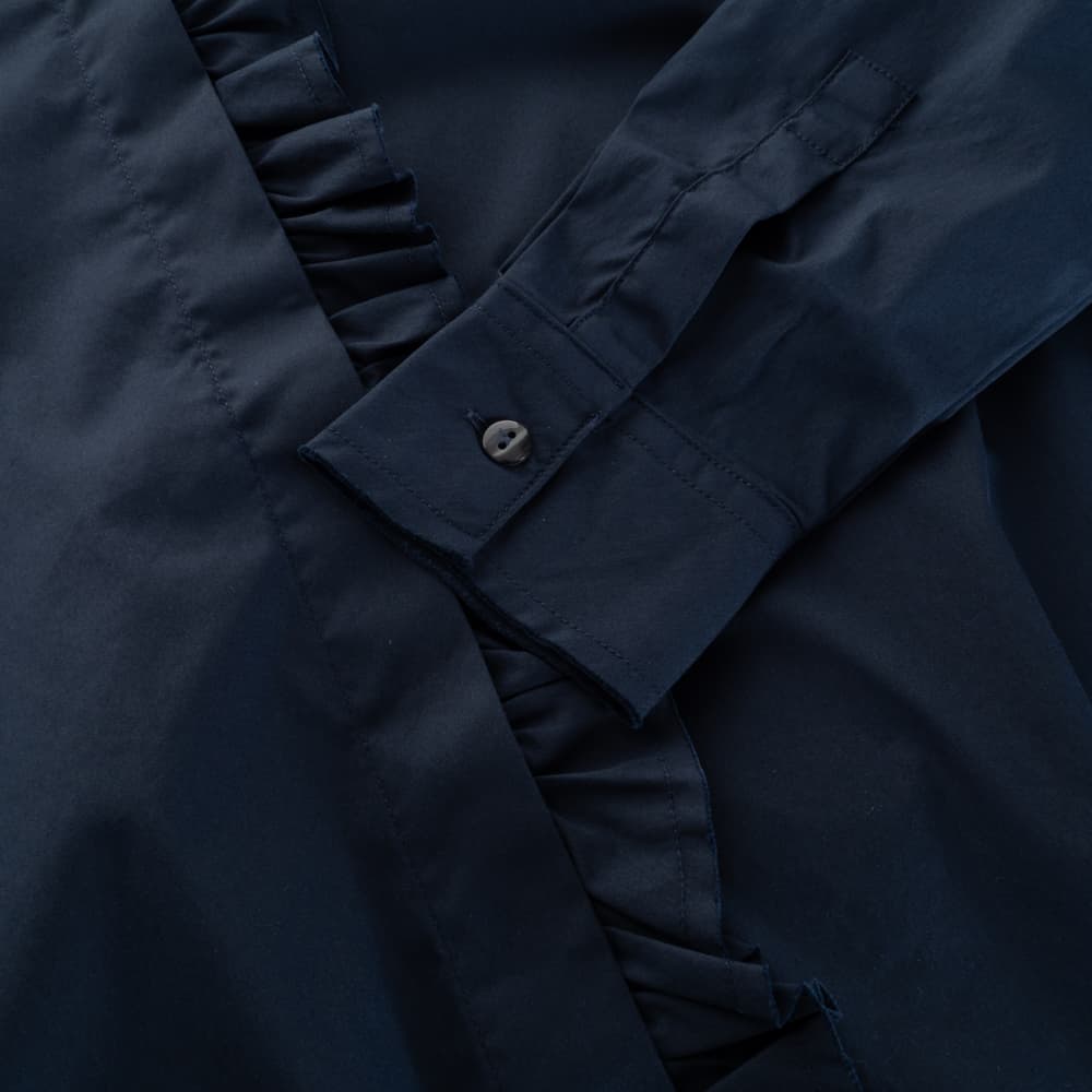 Rüschenbluse mit Stehkragen