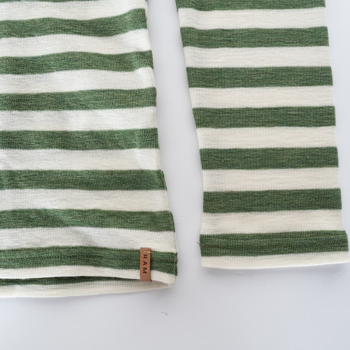 Kapuzenpullover aus Merinowolle 4031 B