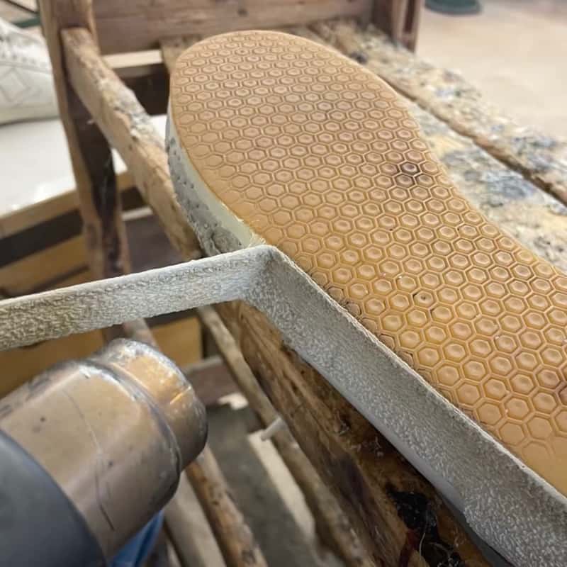 Neubesohlung resole-bruetting-sneaker-pichi