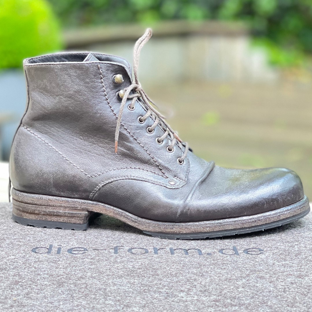 Lebensdauer-Stiefel. 198456225_784916022215386_5350178192775115089_n