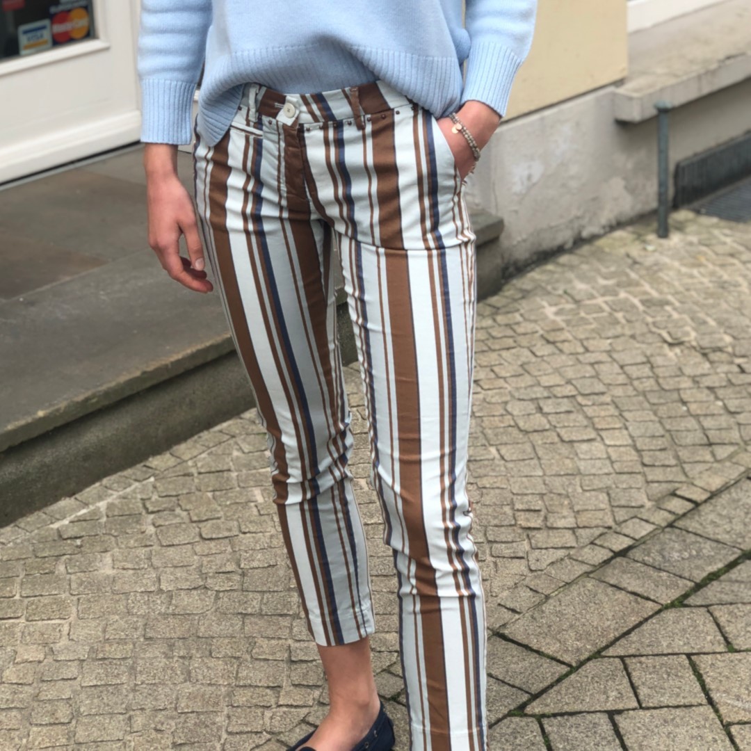 Streifen-Hose. 217489073_890325865250044_281287513178566202_n