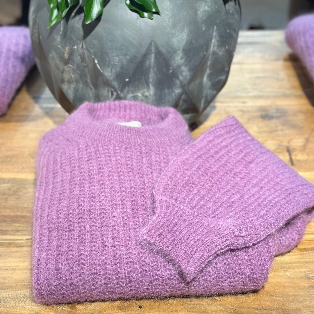 Kuscheliger Oversize-Pullover. 433973277_1152120762442230_1795141907382620998_n