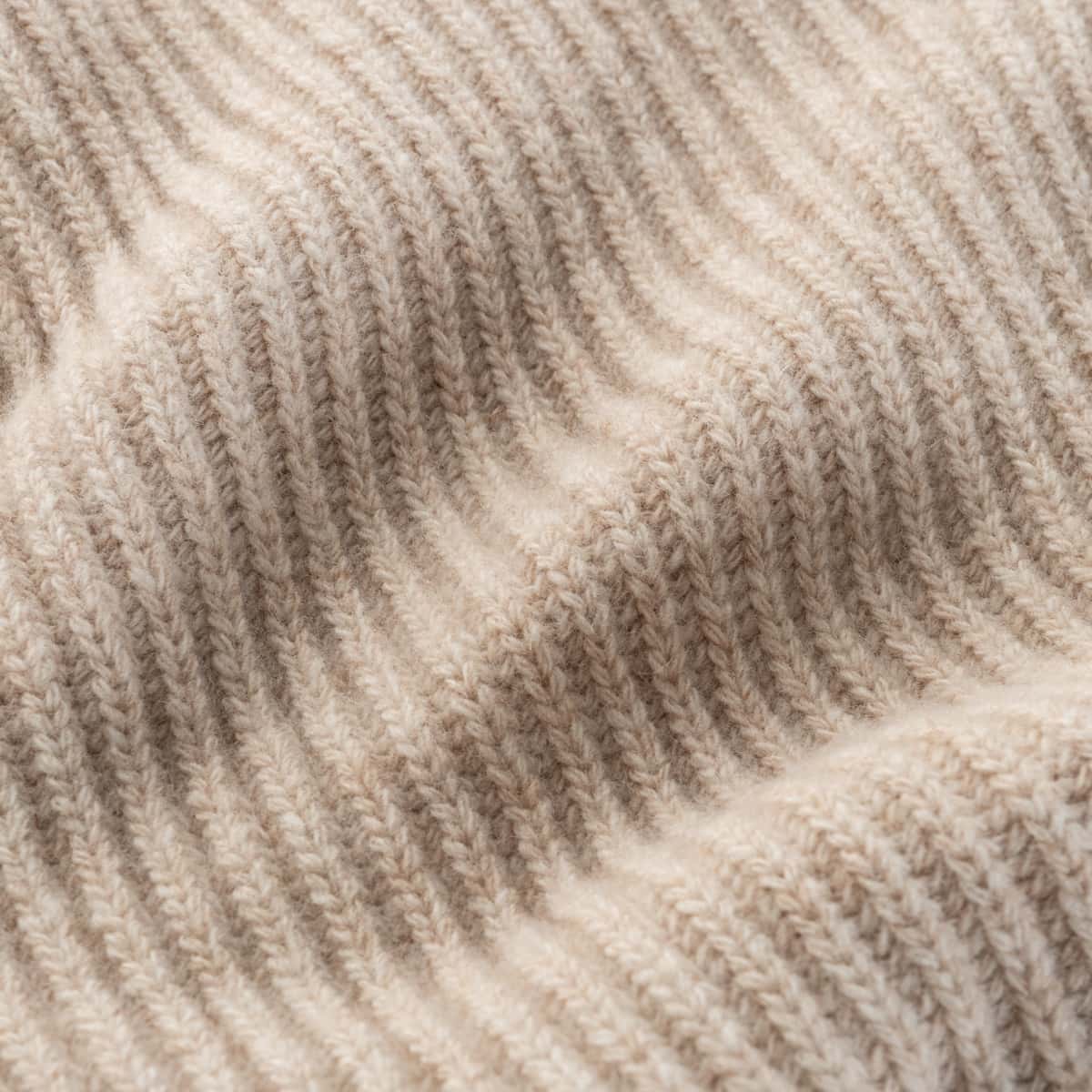 Strickzipperjacke aus Schurwolle