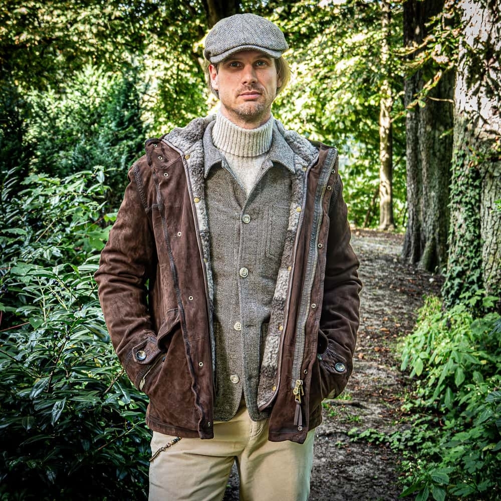 Drei Jahreszeiten Leder-Jacke. 424501446_2073759992993412_2766967073703628385_n