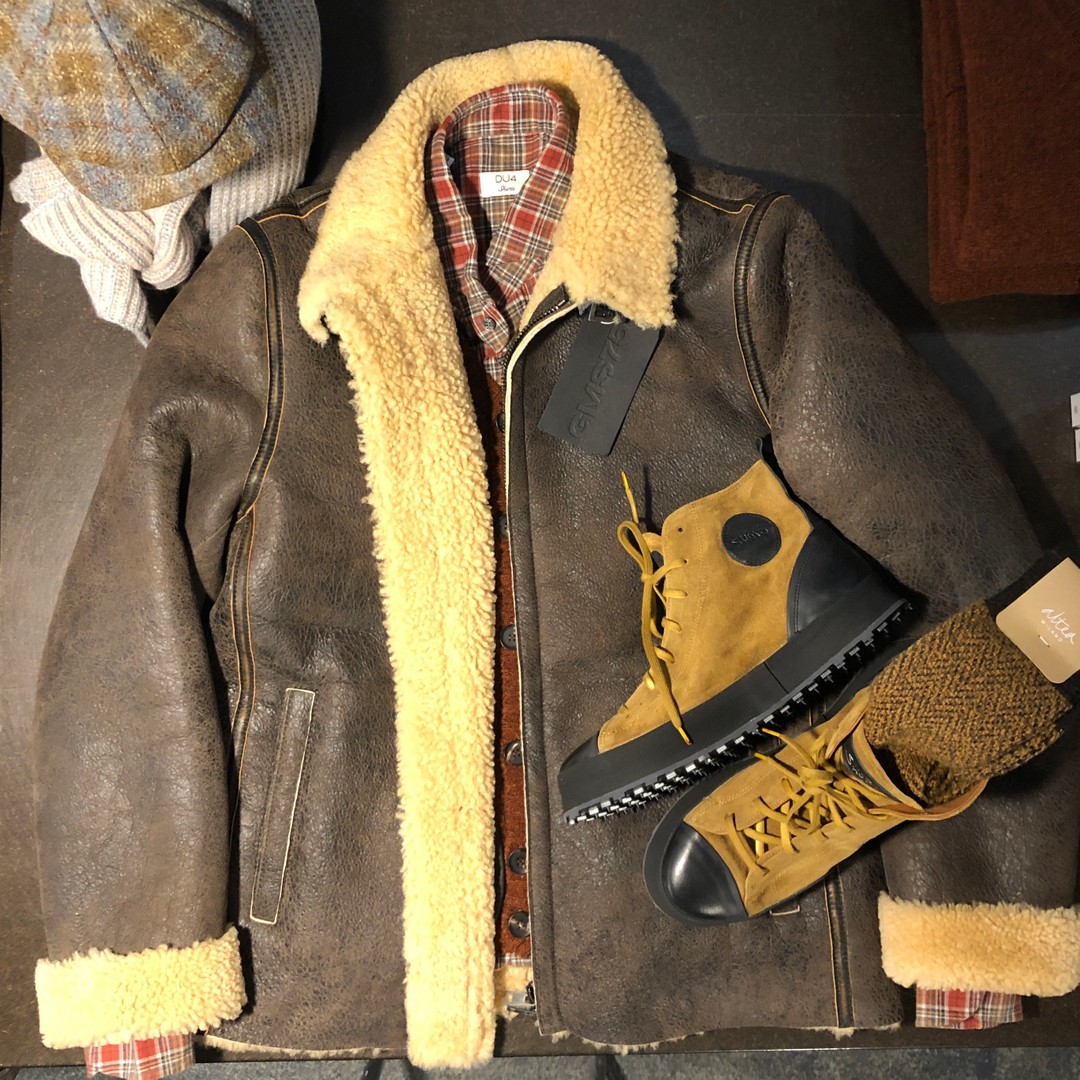 Zeitlose Lammfelljacke. 262830463_131339442629601_1314019648237403309_n