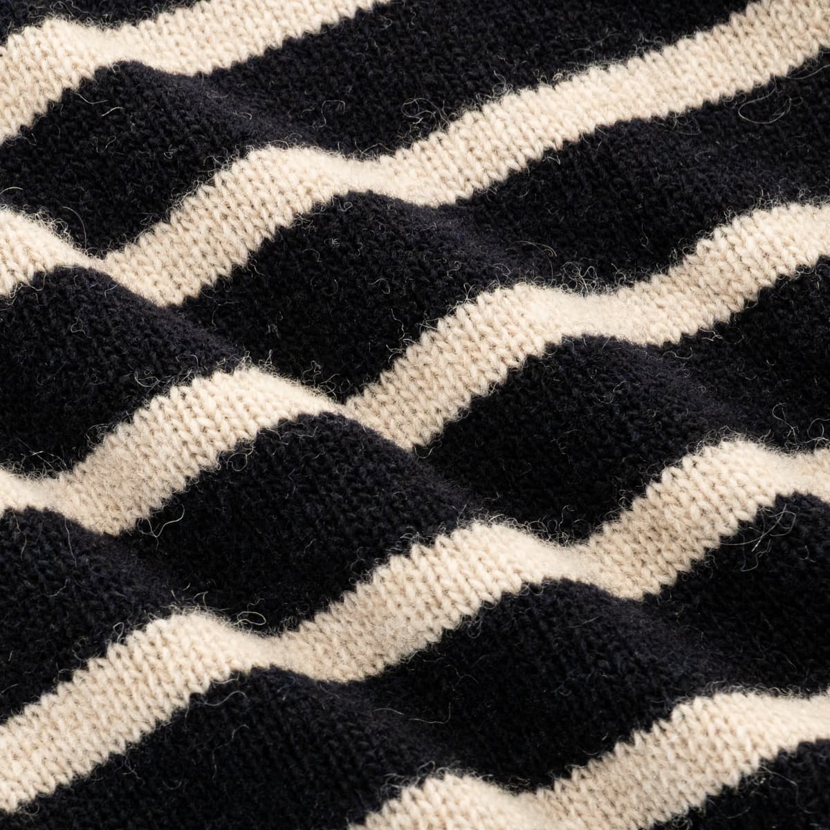 Ringelpullover mit Polokragen
