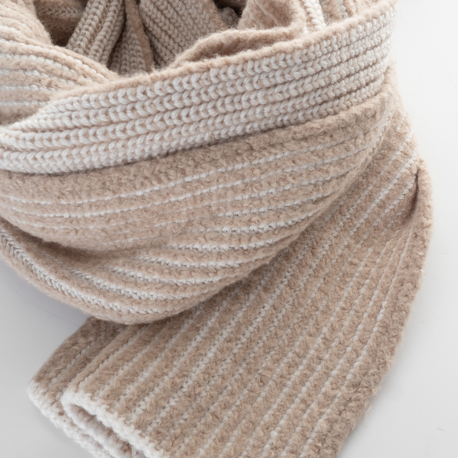 Phil-Petter-9124296-merino-ripp-schal-03-2 phil-petter-9124296-merino-ripp-schal-03-2