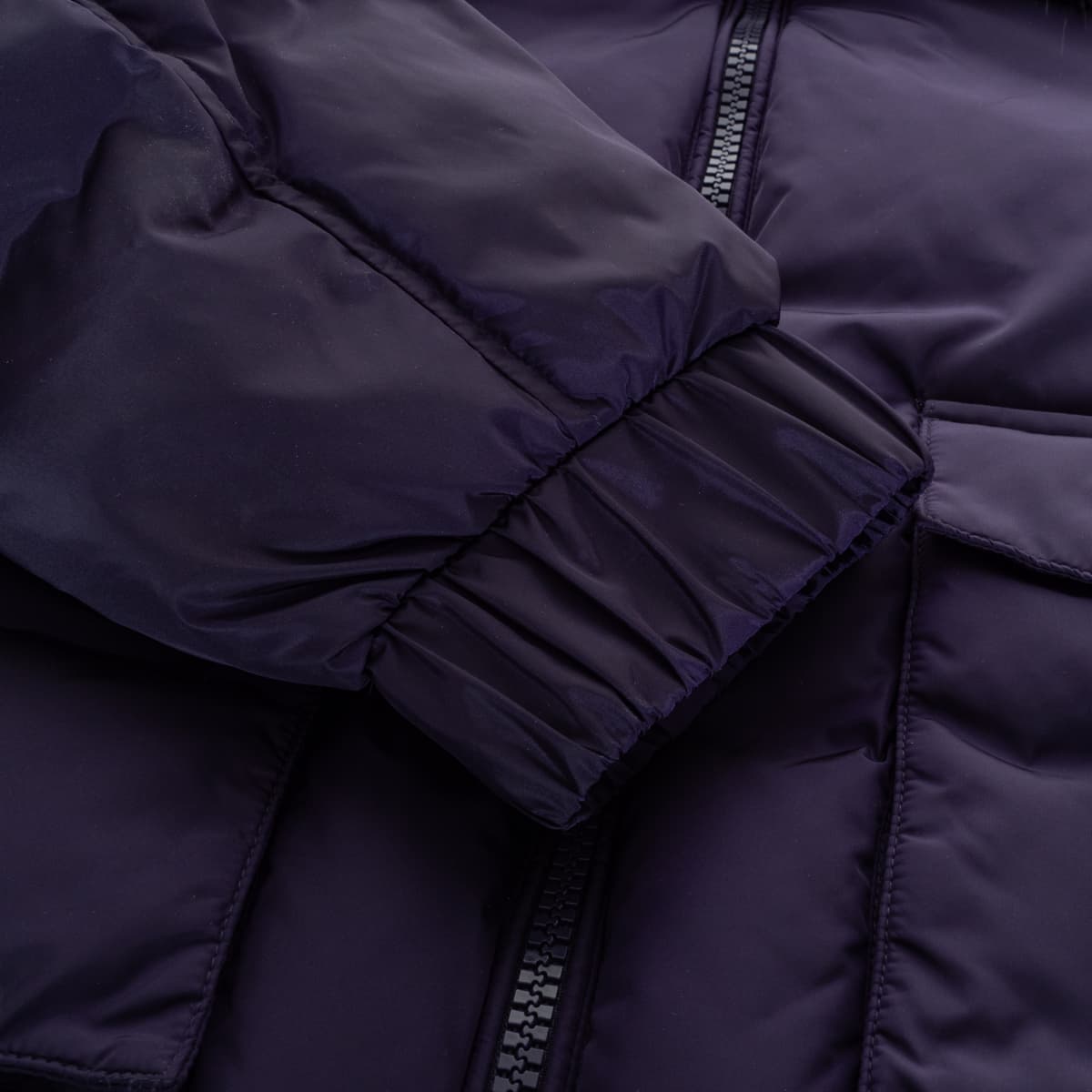 Daunenjacke mit Kunstfellkragen