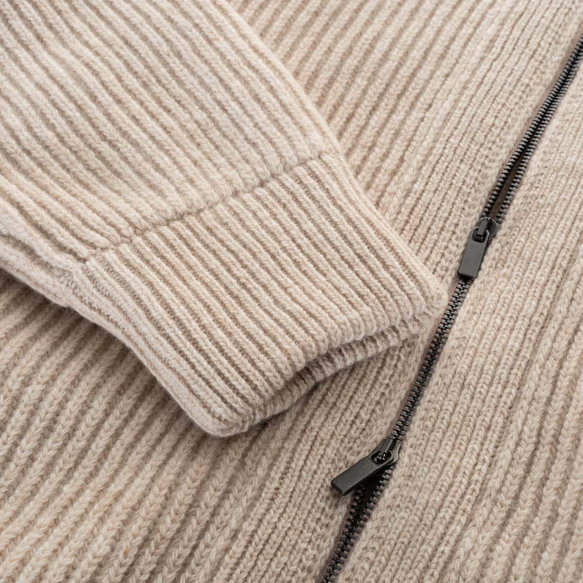 Strickzipperjacke aus Schurwolle