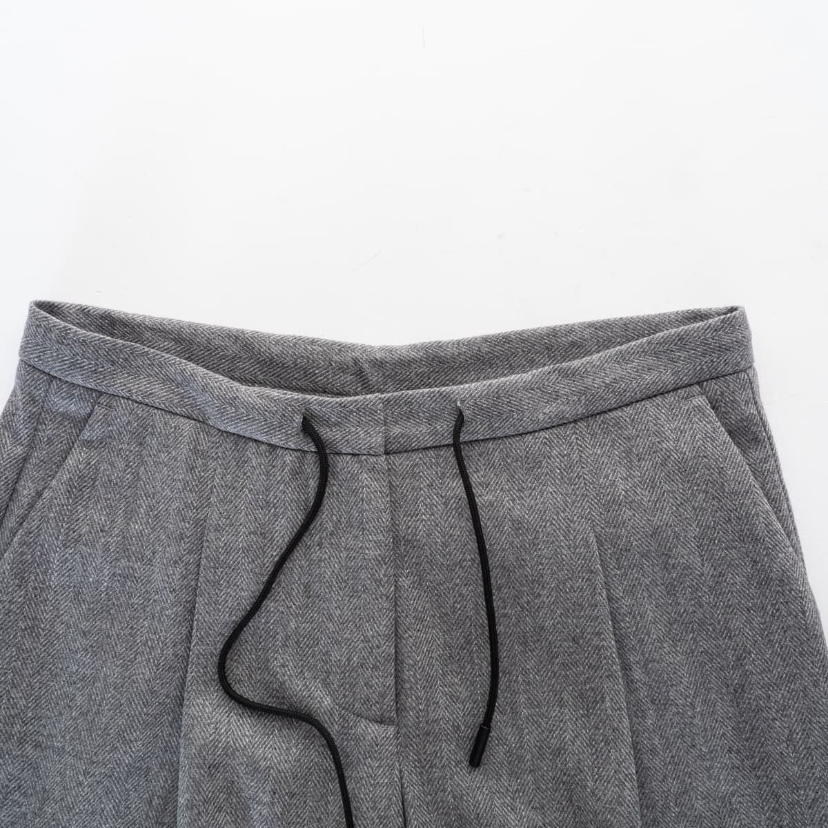 Wollhose Eldara Fischgrät Grau