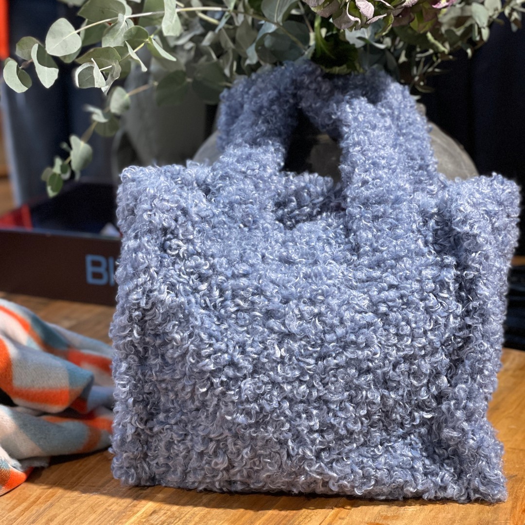 Shopper im Wendedesign. 316153327_1032567030898058_3609644479778571309_n