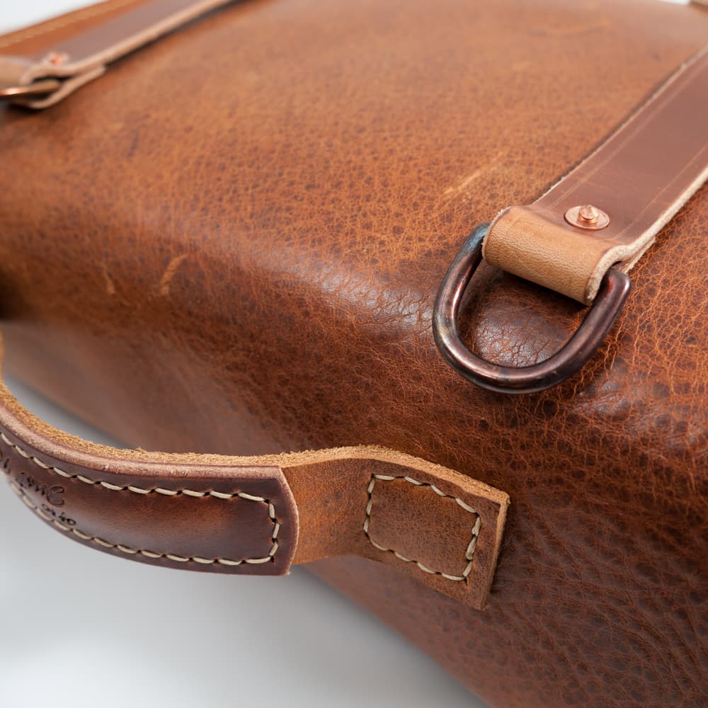 workaday-ledertasche-cognac-10