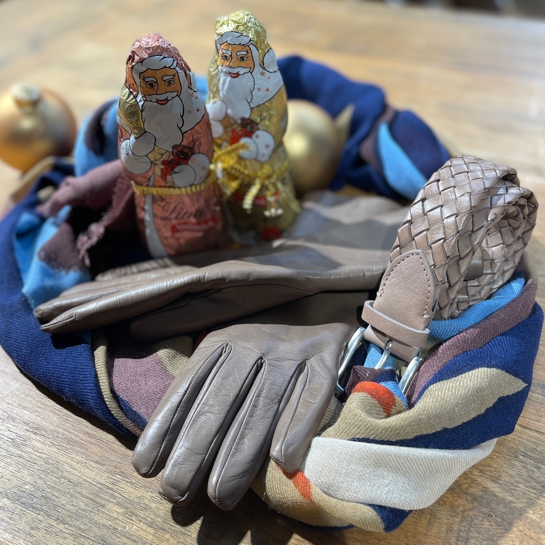 Weihnachten für SIE. 410478371_329193853397952_1236890145437896861_n